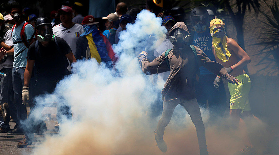 Click to enlarge anti-Maduro rally in Caracas