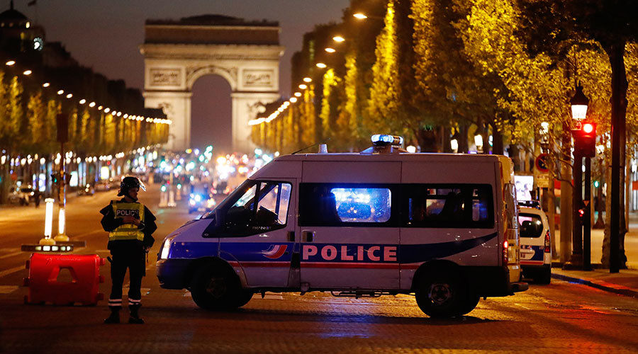 Click to enlarge Champs-Elysees shooting