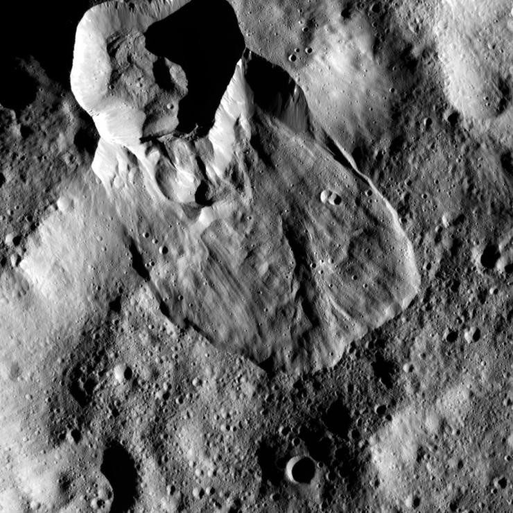 Click to enlarge Type I landslides on Ceres