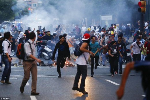 Maduro protest Venezuela violence riot