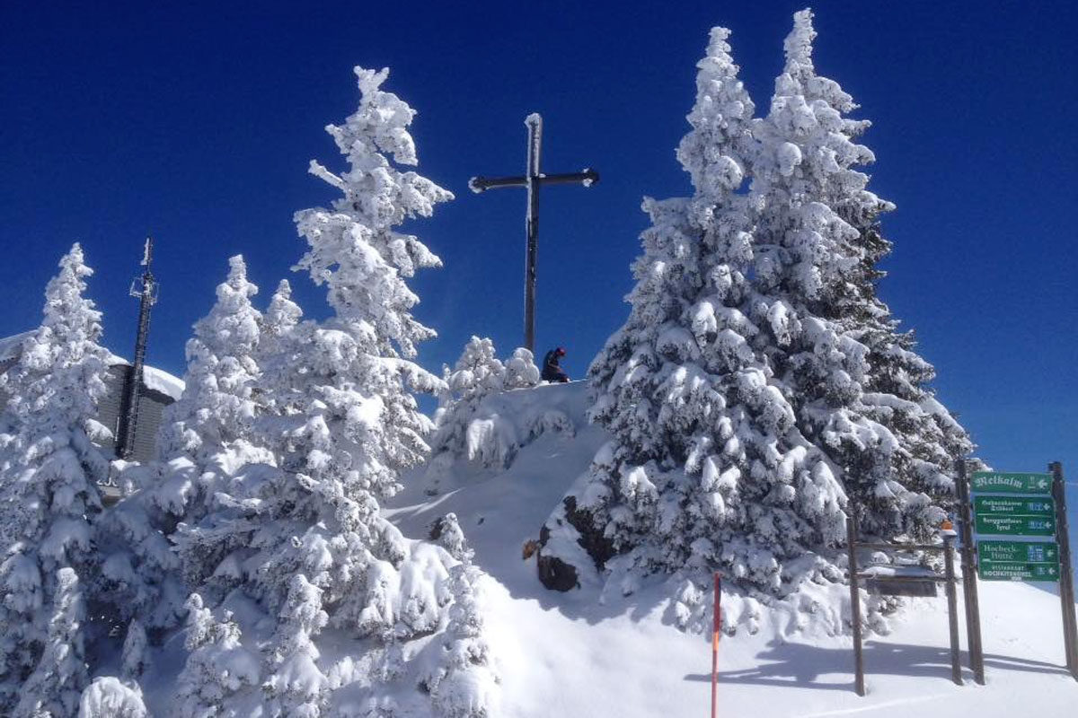Click to enlarge For some, this was an unexpected revival of the skiing season. Nearly a metre of powder fell in the Austrian Tirol in Kitbzbuhel.