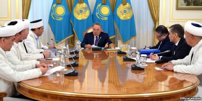 Click to enlarge kazakh meeting