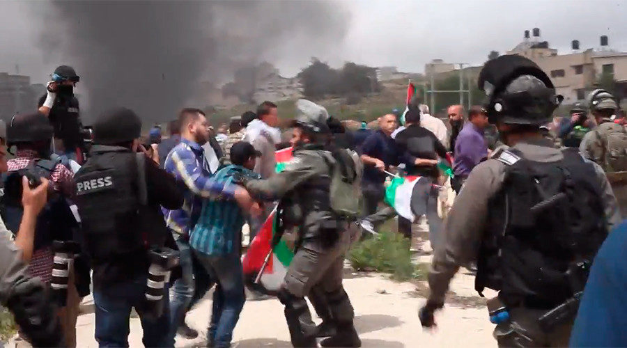 protest march ramallah palestinian hunger strike