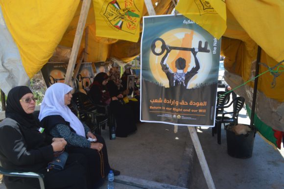 Click to enlarge West Bank supporters