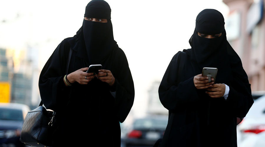 Click to enlarge Saudi women