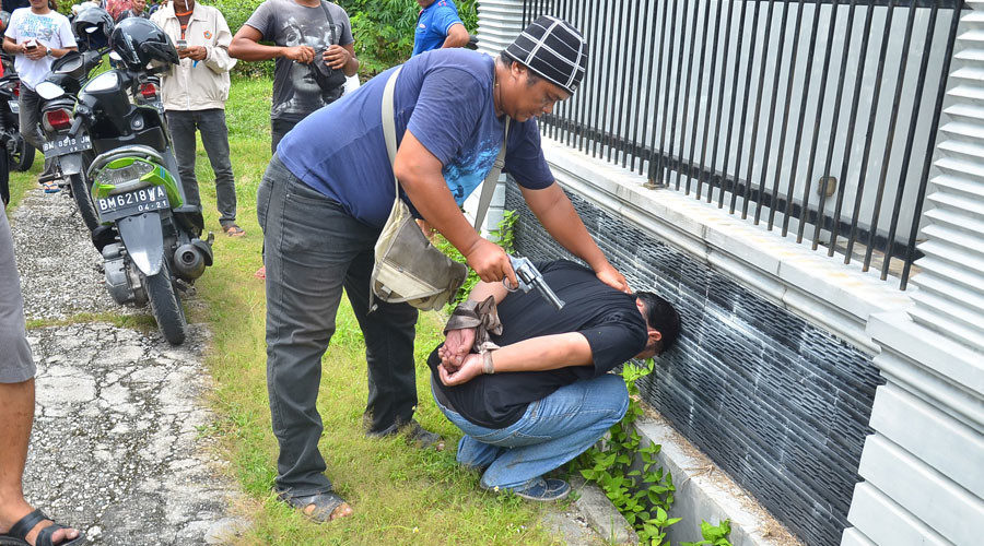 escaped prisoners Sumatra
