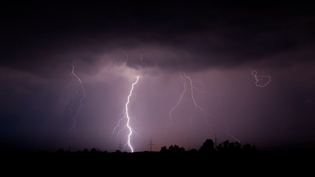 Click to enlarge lightning