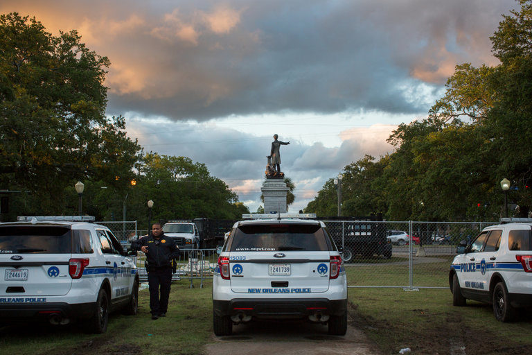 Click to enlarge confederate statues New Orleans, Jefferson Davis statue New Orleans