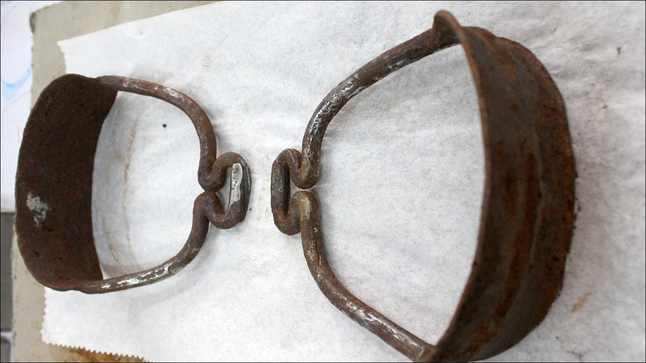 Click to enlarge Metal stirrups