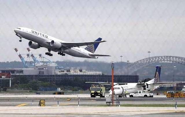 United airplane taking off