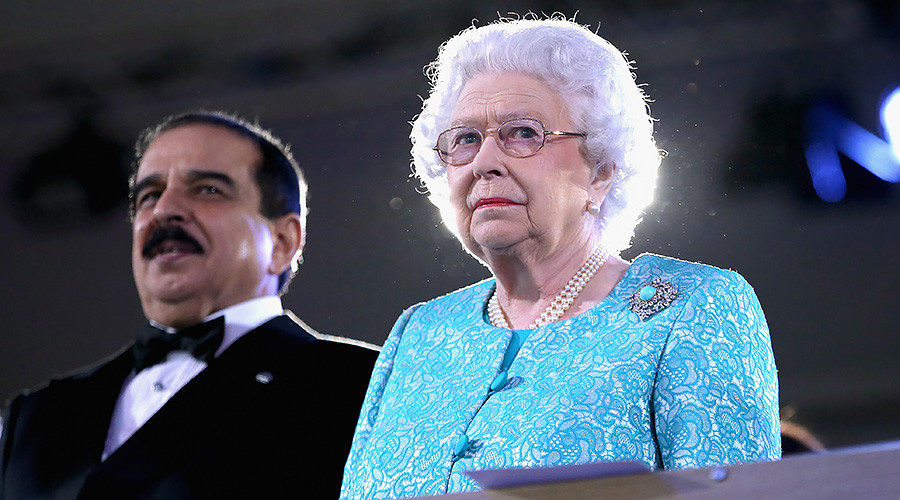 Queen Elizabeth and King of Bahrain Hamad Khalifa