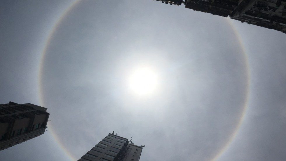Click to enlarge Sun halo in Hong Kong