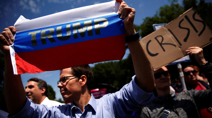Click to enlarge anti-Trump protesters