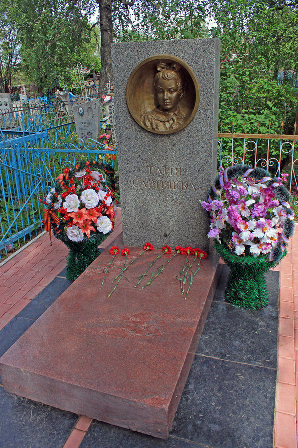 Click to enlarge Tanya Savicheva's grave