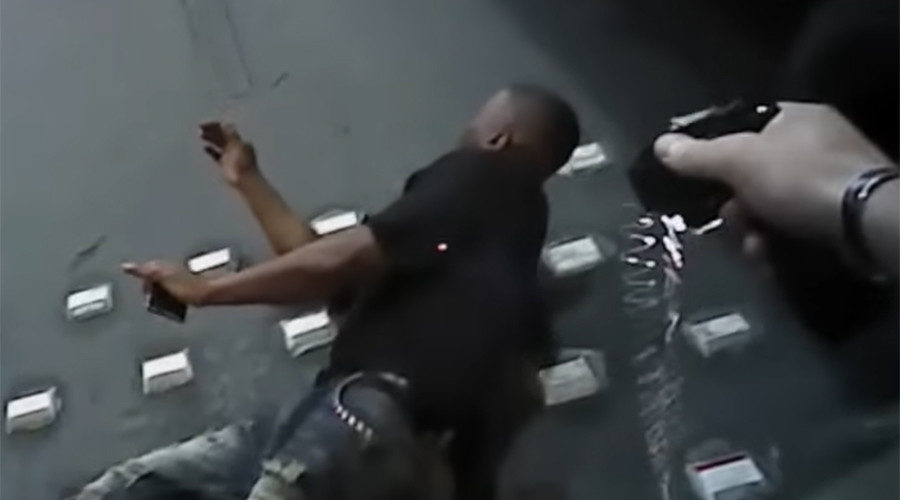  Las Vegas cops using excessive force  unarmed man. 