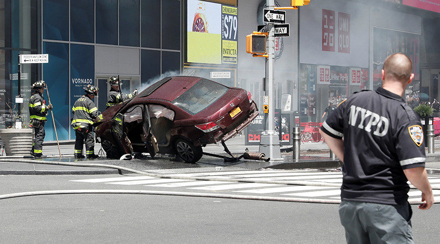 Click to enlarge Vehicle crash times square may 2017