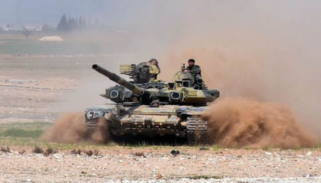 Syrian soldiers in tank