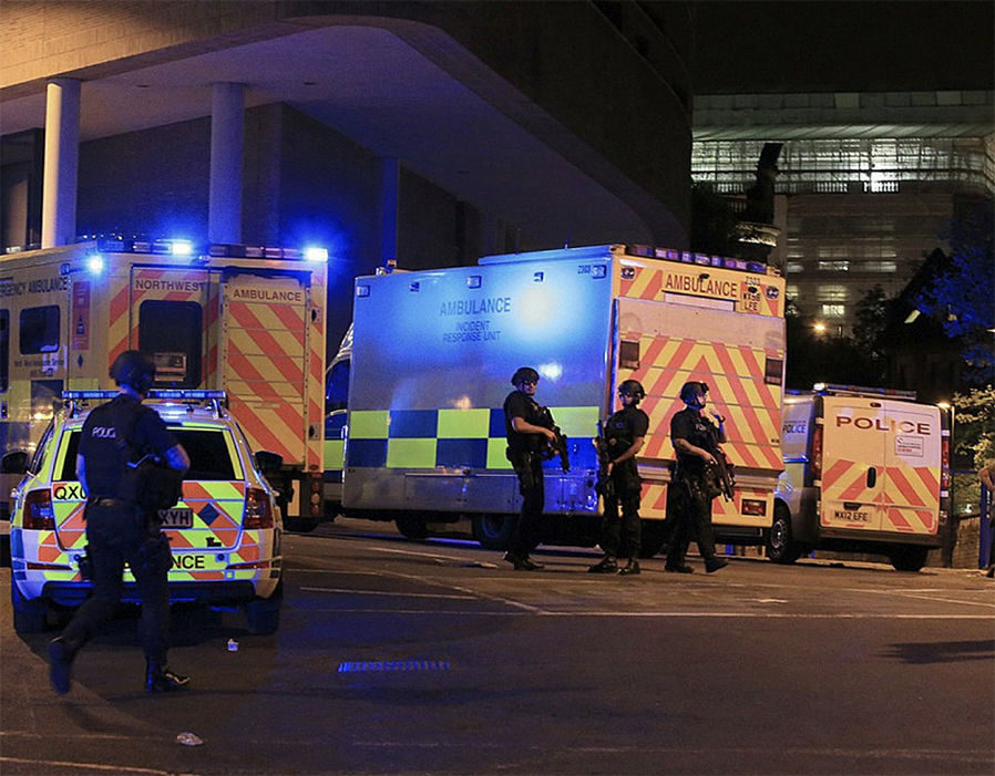 Teorija zavjere?: Teroristički napad u Manchesteru “savršen tajming za Theresu May”