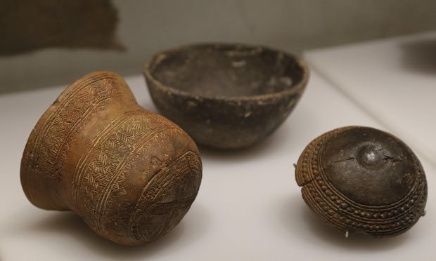 Click to enlarge Beaker pots