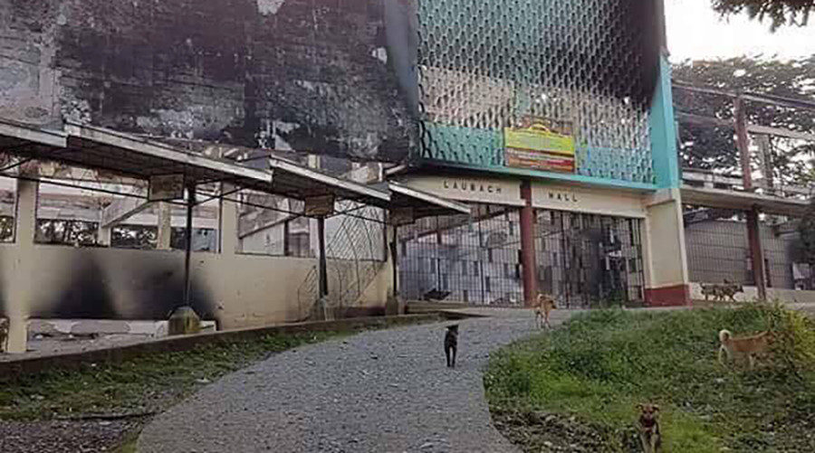 Click to enlarge Maute fighters have torched buildings