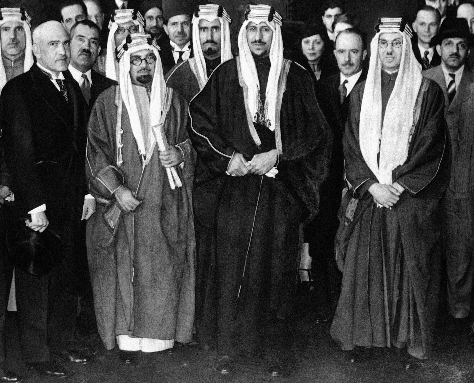 Saudis arrive London 1937 coronation
