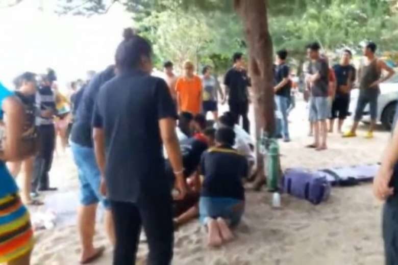 Click to enlarge A woman was killed and a man injured after they were struck by lightning at Cha-Am Beach on May 25, 2017