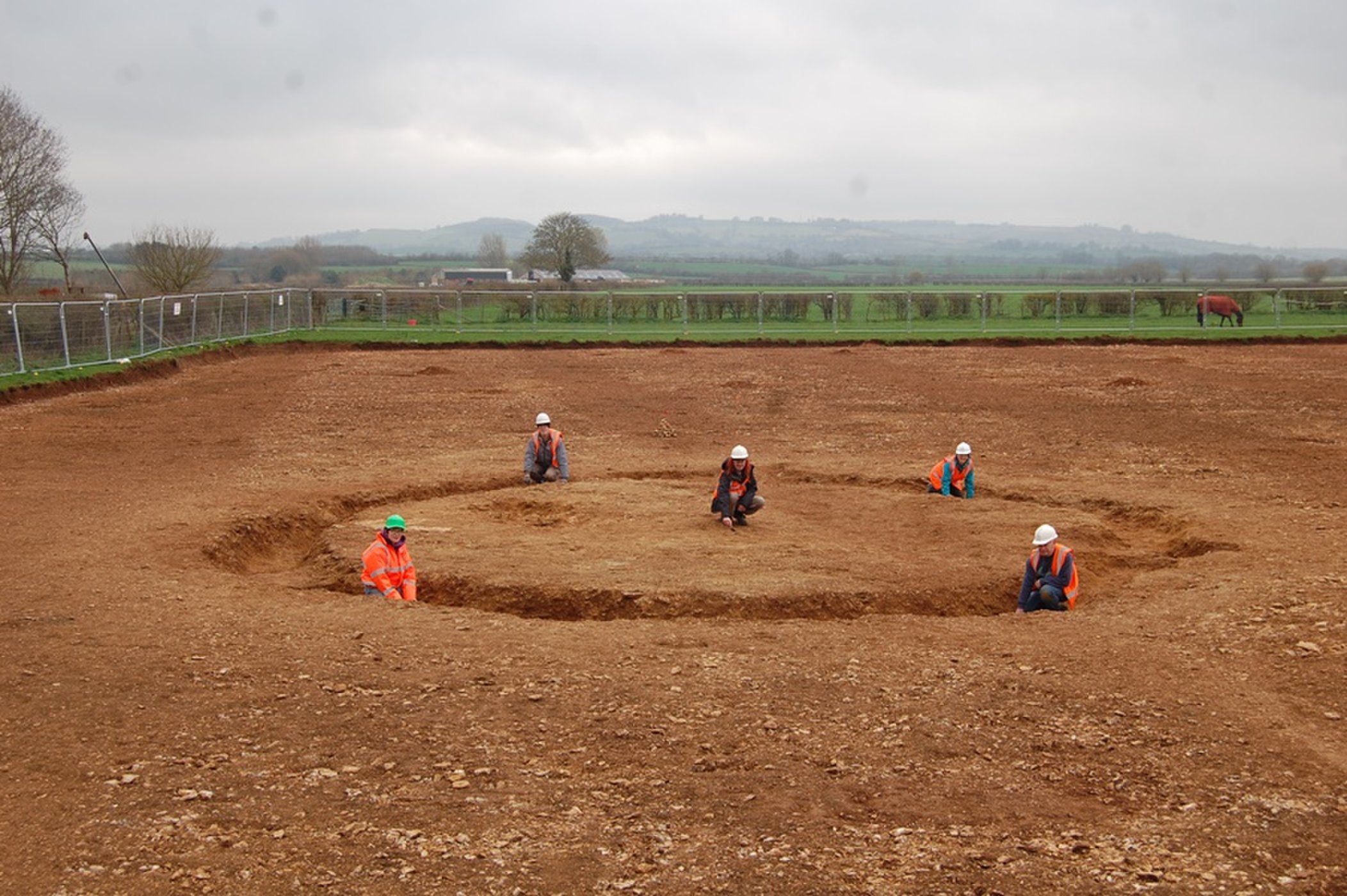 Click to enlarge Newbold-on-Stour England Neolithic henge monument
