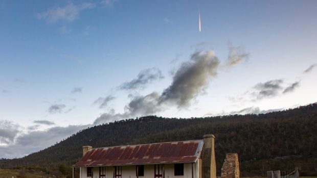 Click to enlarge rare daytime meteor over Australia
