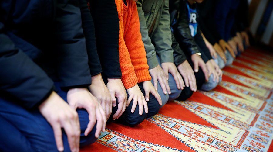 Click to enlarge Muslim prayers