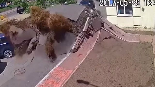 Click to enlarge ukraine pipe explosion