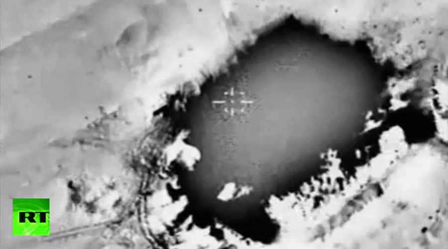Russia bombs ISIS