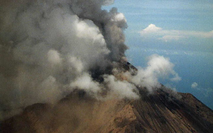 manam volcano eruption