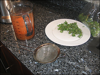 Juicing raw cannabis