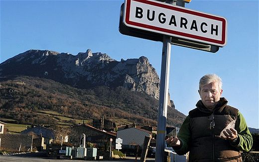 Click to enlarge mayor of Bugarach