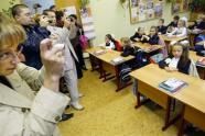 nurse/schoolchildren