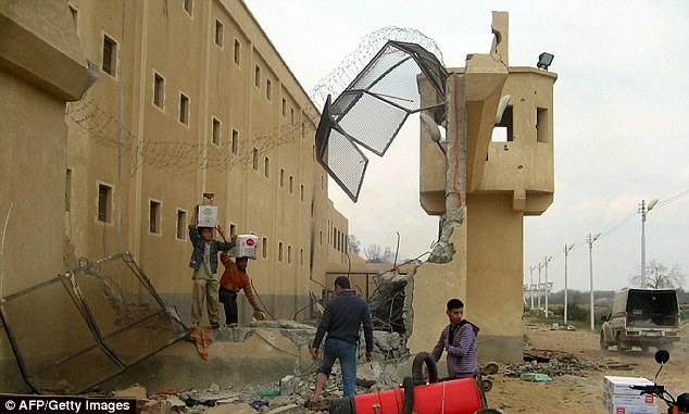 Click to enlarge Egypt looters