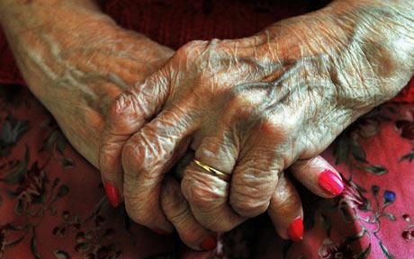 elderly woman hands