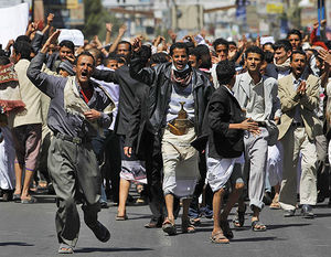 Click to enlarge Anti-government protesters