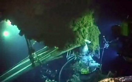 Underwater video of BP's Gulf oil spill