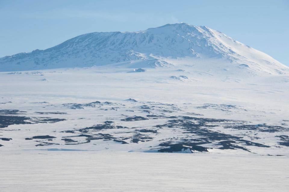NASA satellite measurements show polar ice caps