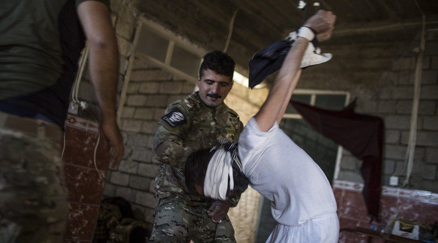 Elite Iraqi soldiers torturing civilian
