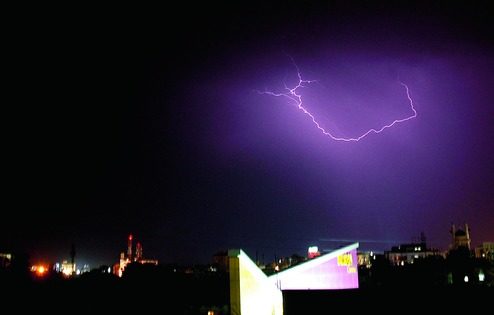 Click to enlarge Streaks of lightning across Ranchi sky