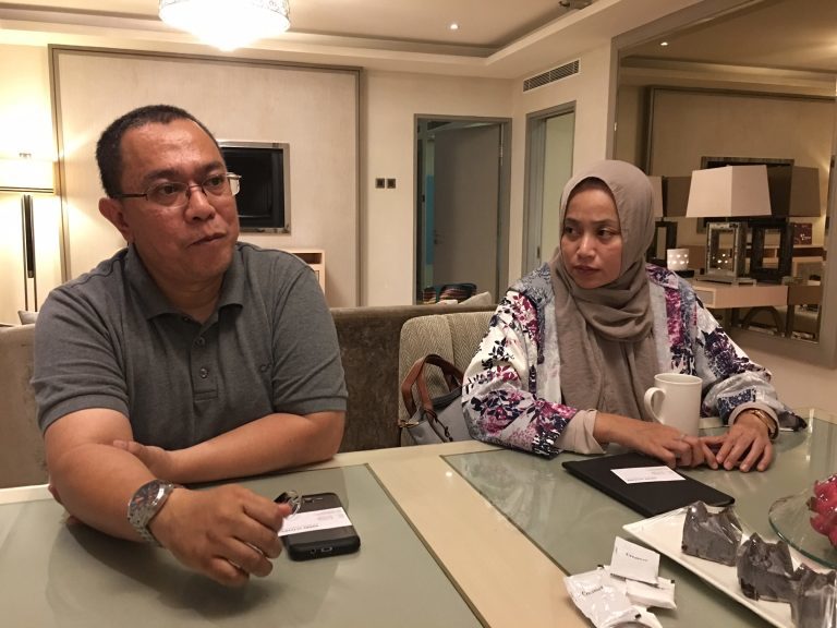 Click to enlarge Professor Iman Soleh and his wife, Professor Antik Bintari