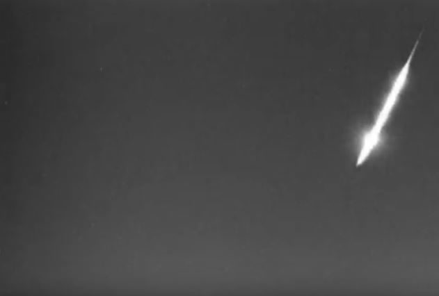 Click to enlarge meteor fireball over Brazil