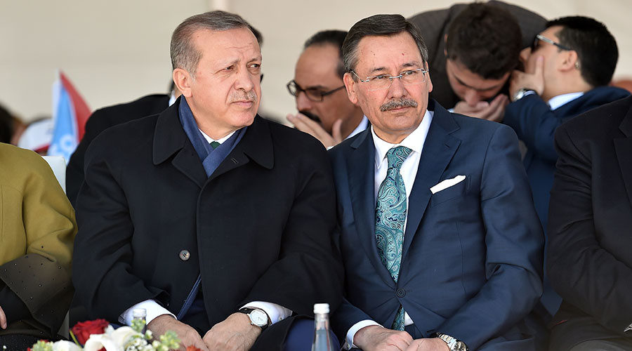 Recep Tayyip Erdogan (L) and Ankara's mayor Melih Gokcek