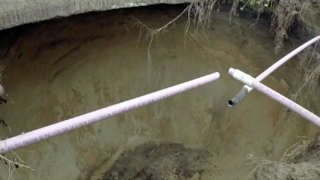 Click to enlarge Sinkhole under home in FL