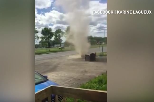 Click to enlarge Quebec dust devil
