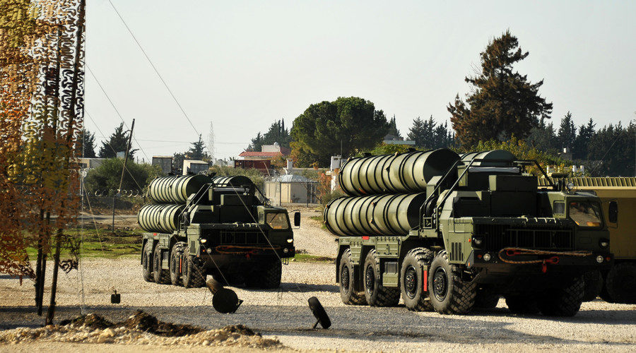 Click to enlarge An S-400 air defence missile system at the Hmeymim airbase, Syria