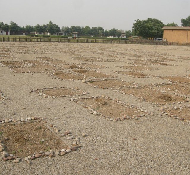 Click to enlarge Royal Cemetary in Yinzu, China