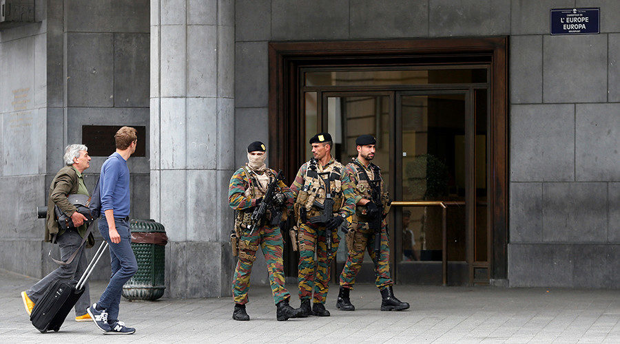 Click to enlarge Belgian soldiers on patrol